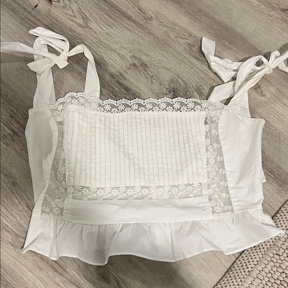 Elegant White Lace Trimmed Women's Top